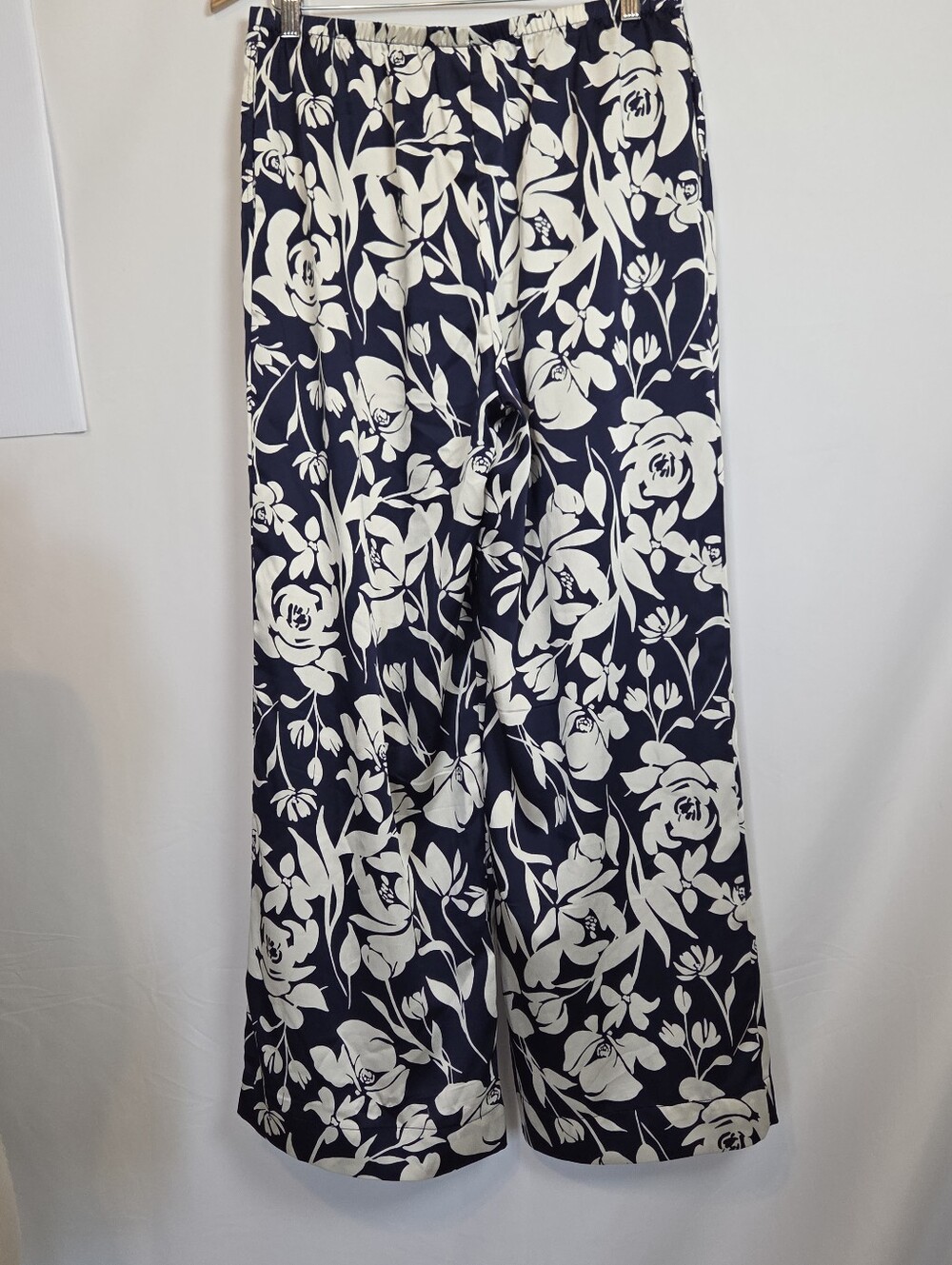 Navy And Cream Floral Wide-Leg Pants - Picture 6 of 14